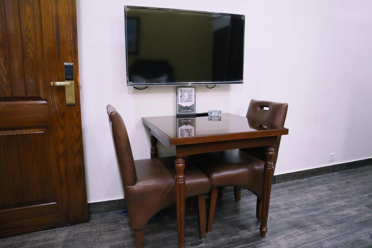 Hayyat Luxury Hotel Suites Lahor Dış mekan fotoğraf
