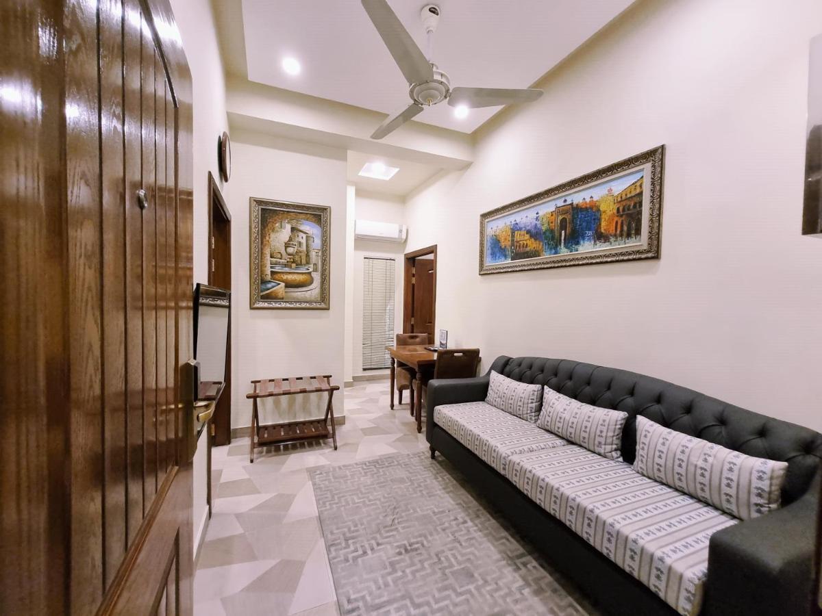 Hayyat Luxury Hotel Suites Lahor Dış mekan fotoğraf