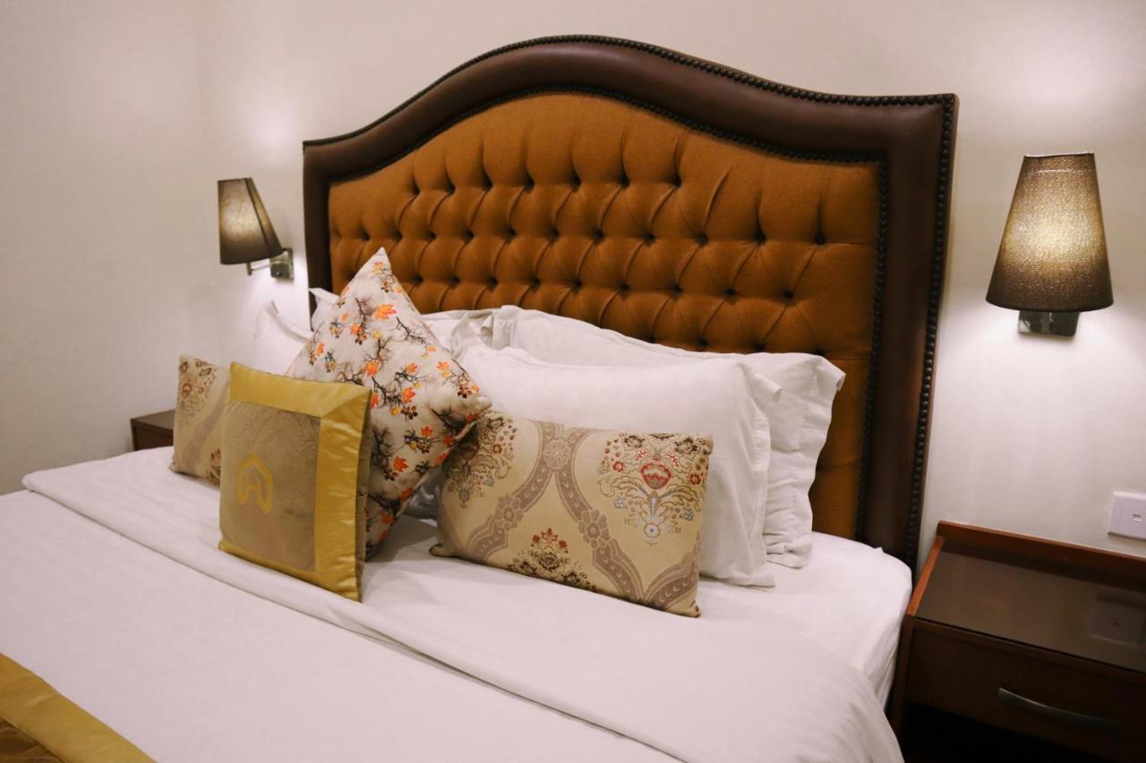 Hayyat Luxury Hotel Suites Lahor Dış mekan fotoğraf